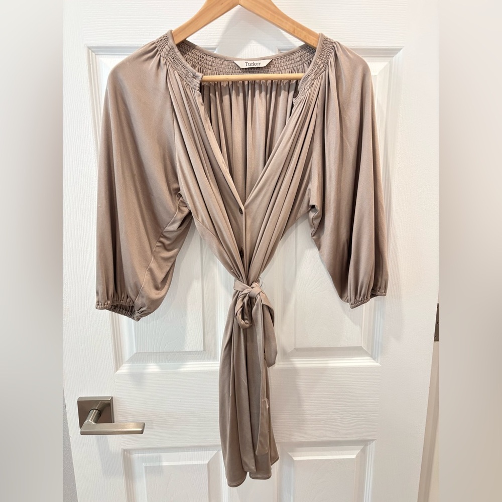 Tucker‎ Taupe Tie-Front Dolman Dress/blouse size Small